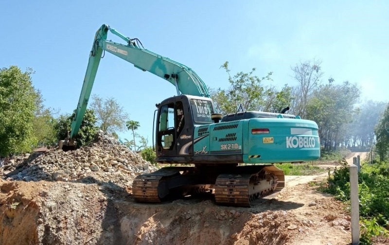 ให้เช่าแม็กโคร 210 บูมยาว